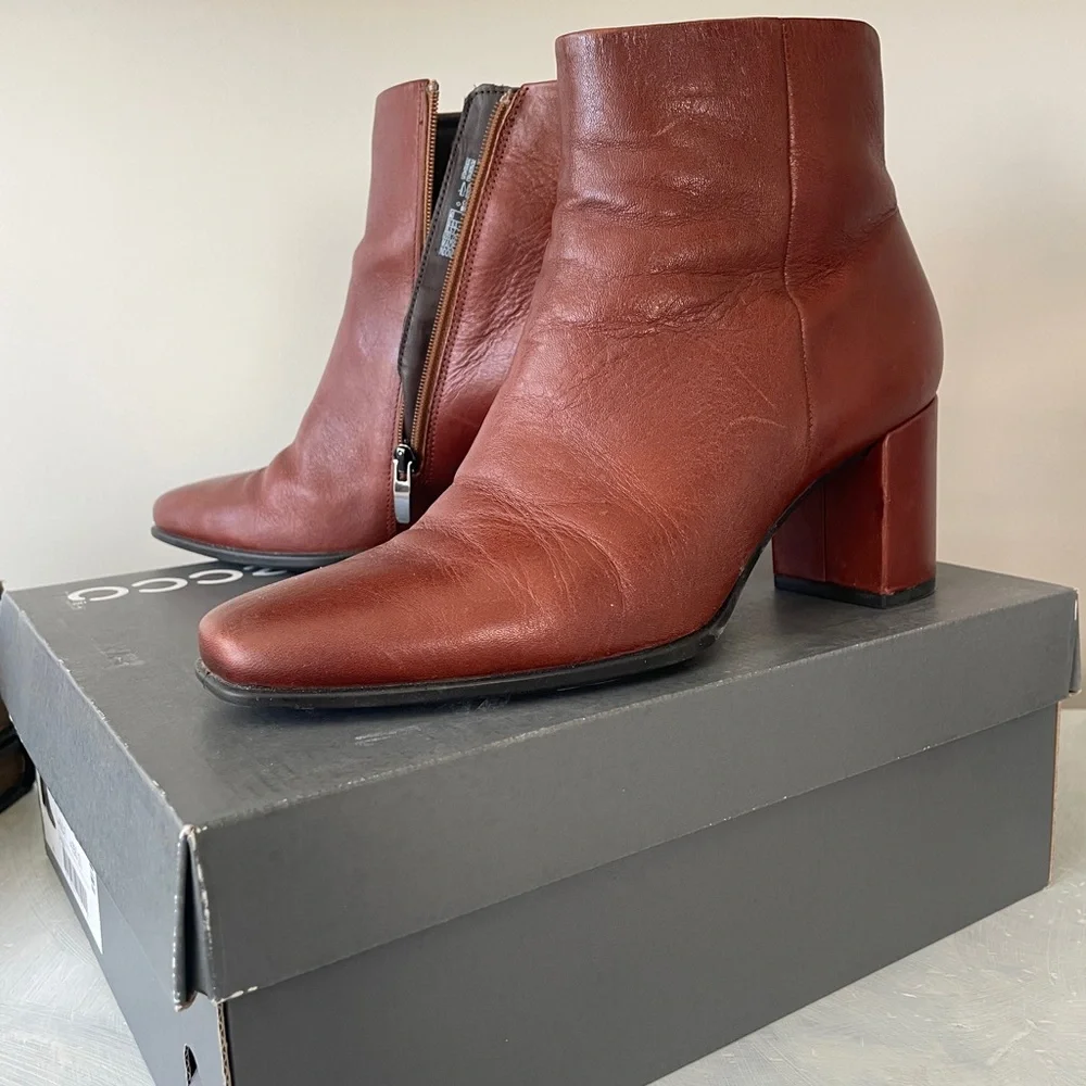 Ecco Women's  Ankle Booties